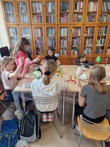 b_1024_768_0_00_images_2022_2023_kwiecien_warsztaty_jaja_339732827_134182209459808_1973336141093425042_n